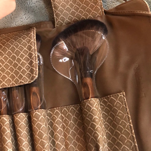 COPY - La Ferra Pro Makeup Brush Set w/ Soft Leat… - Picture 7 of 8